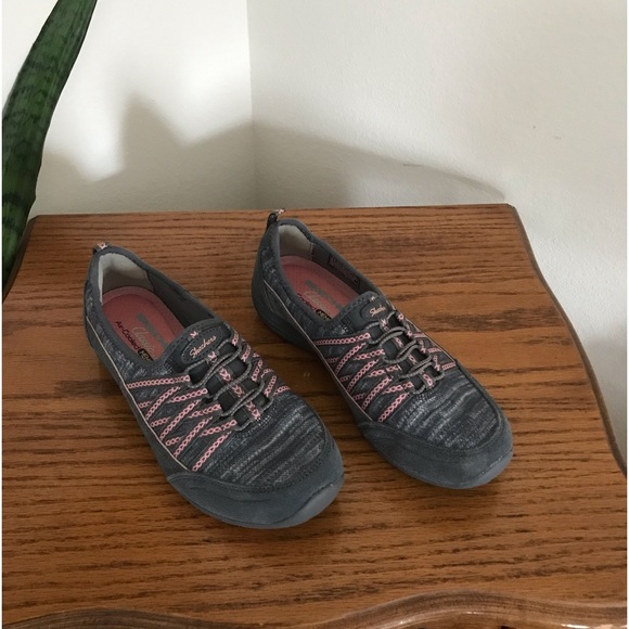 Skechers Memory Foam Woman’s Shoes - Picture 1 of 7